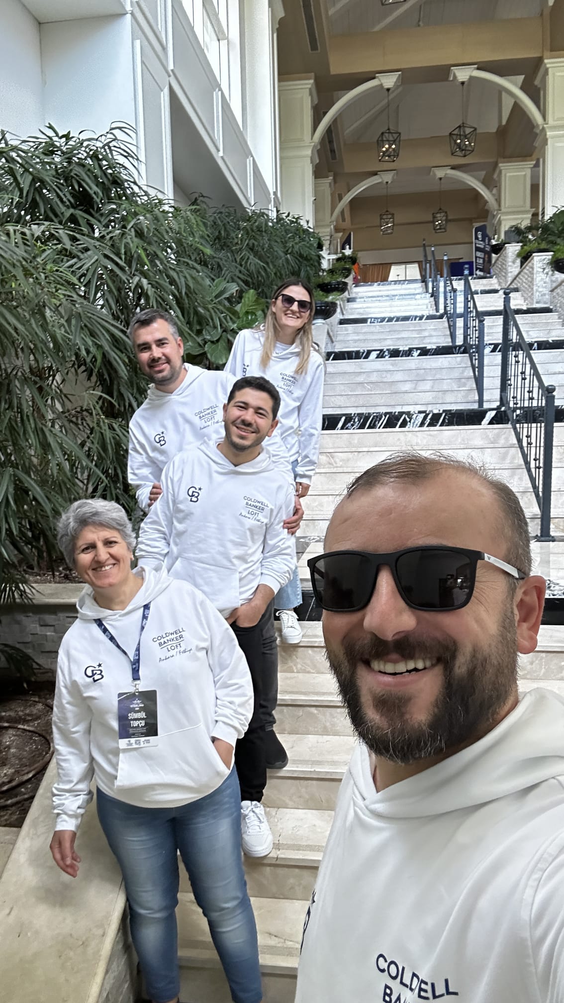Coldwell Banker Loft ekibi etkinlik alanında