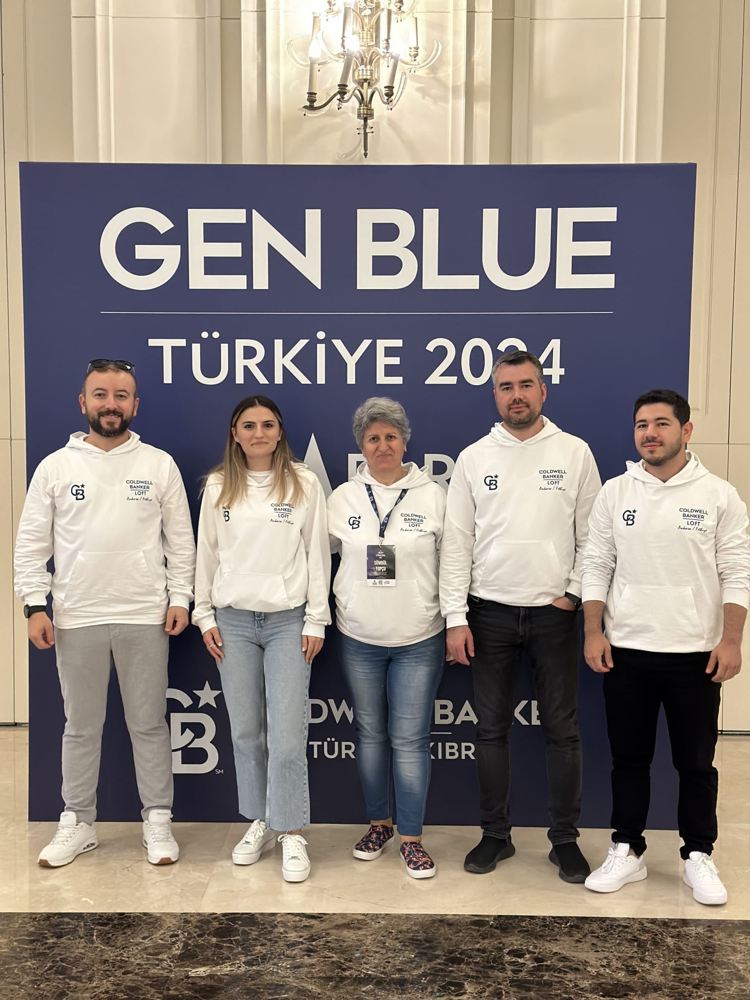 Sümbül Topçu ve Coldwell Banker Loft ekibi GEN BLUE 2024 etkinliğinde