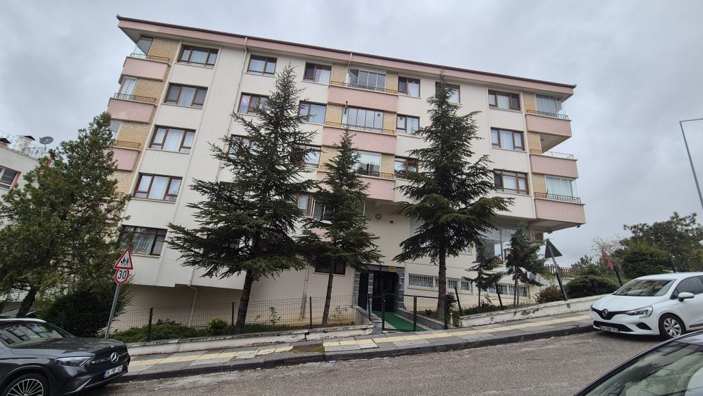 Çiğdem Mahallesi’nde 3+1 Asansörlü Satılık Daire