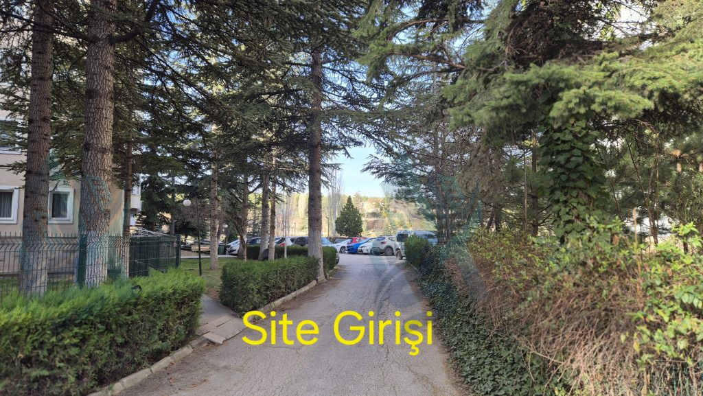 ÇİĞDEM MAHALLESİ’NDE SİTE İÇİNDE ARA KAT 3+1 SATILIK DAİRE - ÇİĞDEM MAHALLESİ ÇANKAYA ANKARA